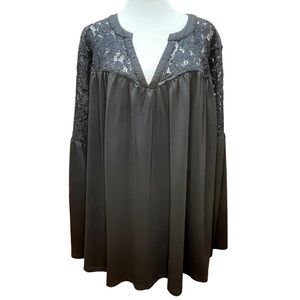 🔴 Plus Size Belle Sleeve Lace Accent Top